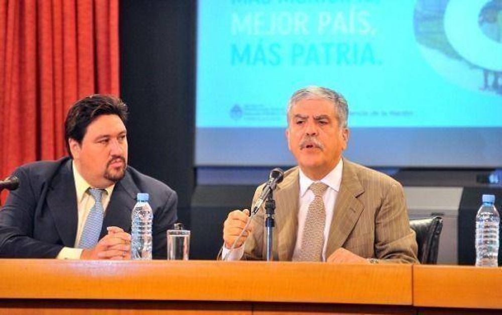 De Vido: "Si quieren hacer el Municipio que lo donen los directivos"