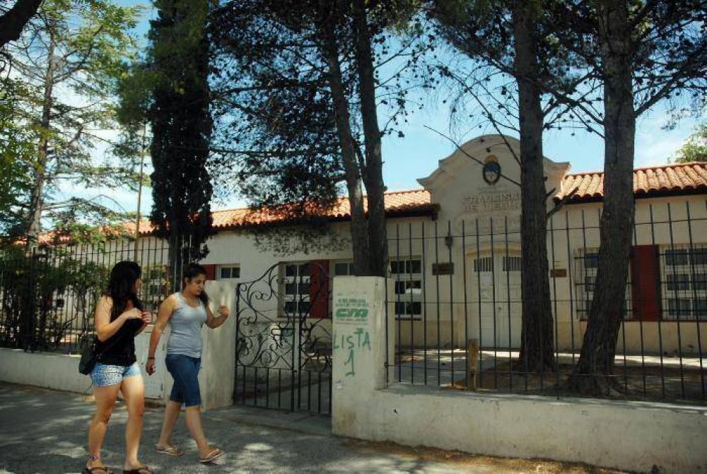 Las obras escolares a�n no empezaron en R�o Negro