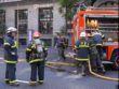 SE INCENDI� EDIFICIO TOMADO