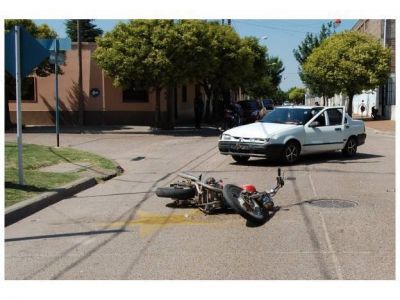 Un motociclista sufri� un accidente sobre una estrella amarilla