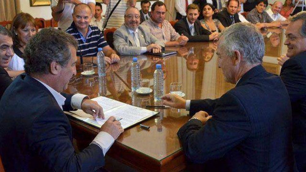Paran�: Naci�n ayudar� con las obras para el servicio de agua potable	 