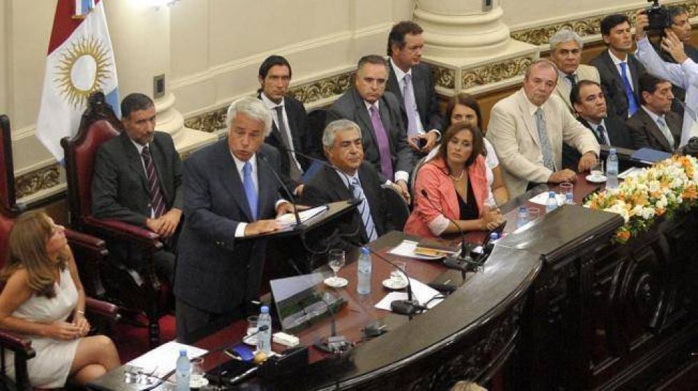 De la Sota: anuncios y bajo perfil pol�tico