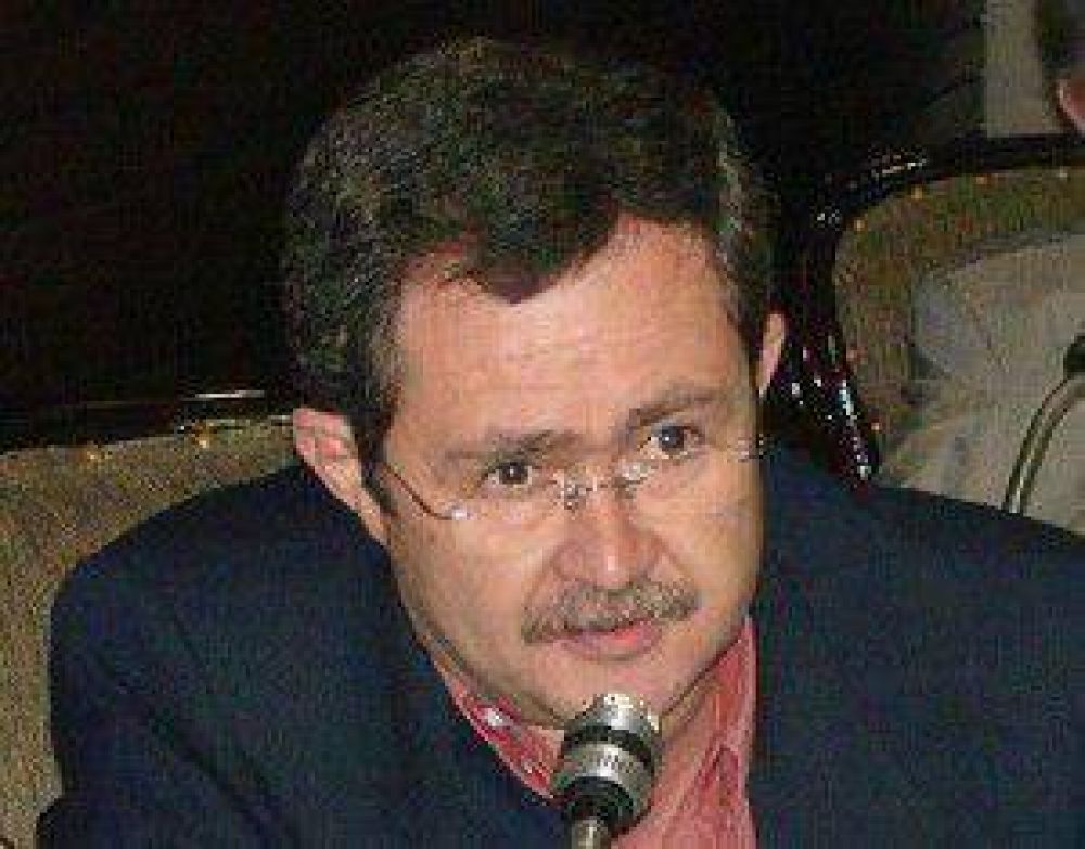 Mario Pizarro �El Gobernador debe recuperar lo cedido a Naci�n�