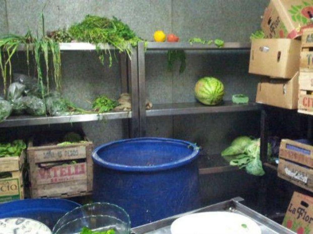 Clausuran el tenedor libre Las Tinajas por faltas serias en higiene y seguridad