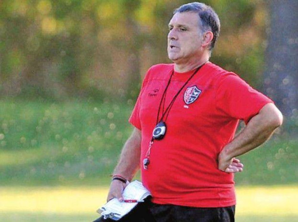 Martino siempre para la pelota en Newell's cada vez que habla y deja tela para cortar