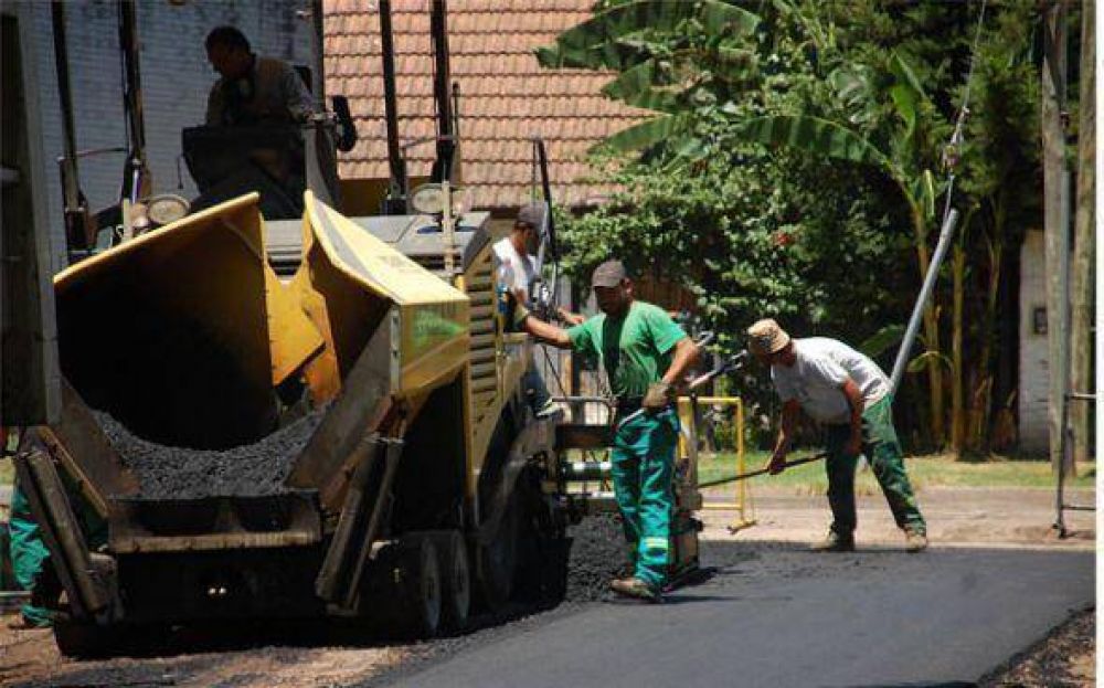 La Comuna realiz� obras de asfalto en la calle Tucum�n, en el centro de Pilar