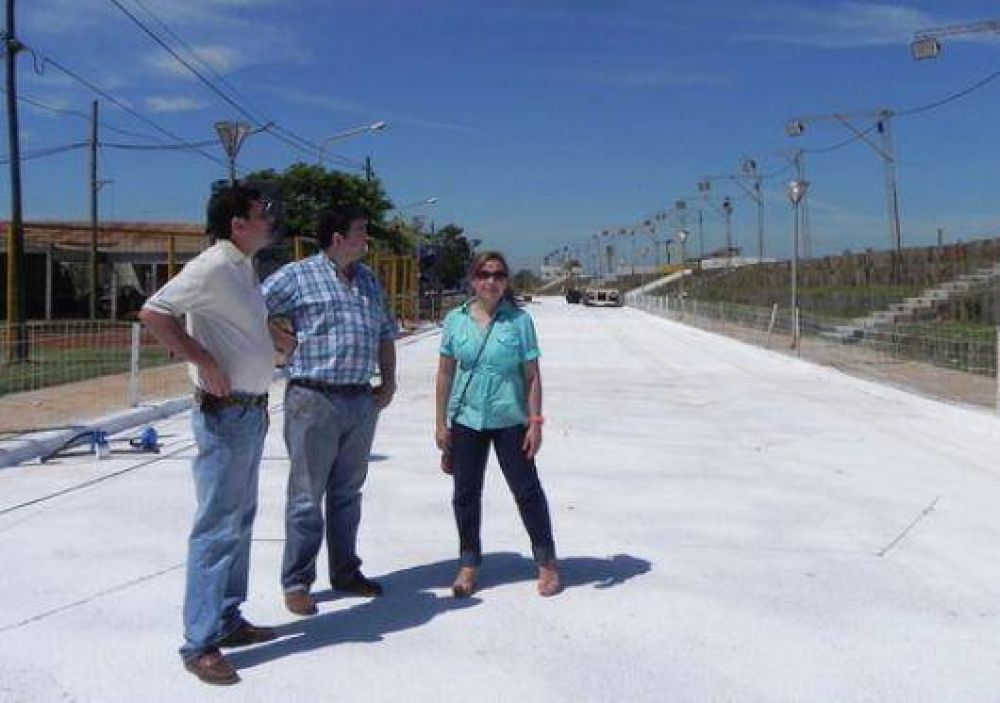 El Intendente adelant� que en febrero se destrabar�an los fondos para la obra de acceso