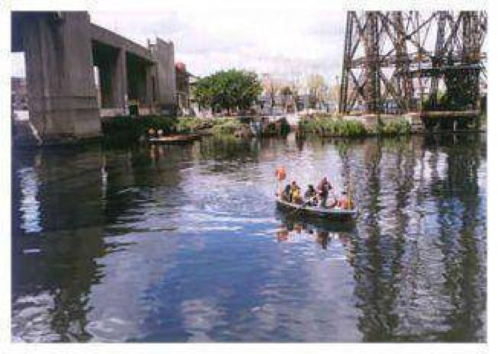 Reclaman que cumplan con inversiones en el Riachuelo