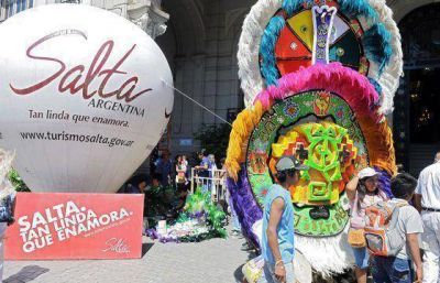 Se realiz� el lanzamiento del �Calendario de Carnavales Salte�os 2013�