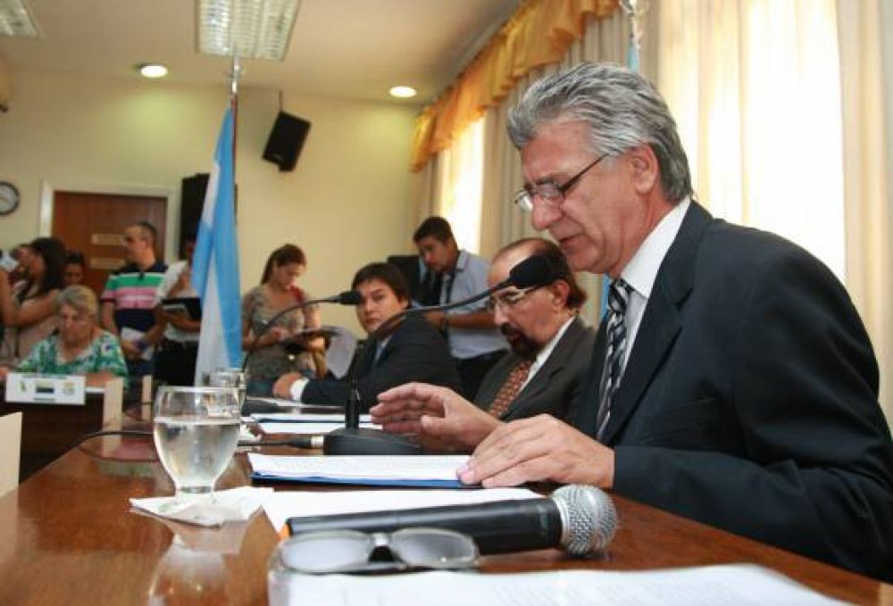 Juan Carlos promete el horno crematorio en 2013