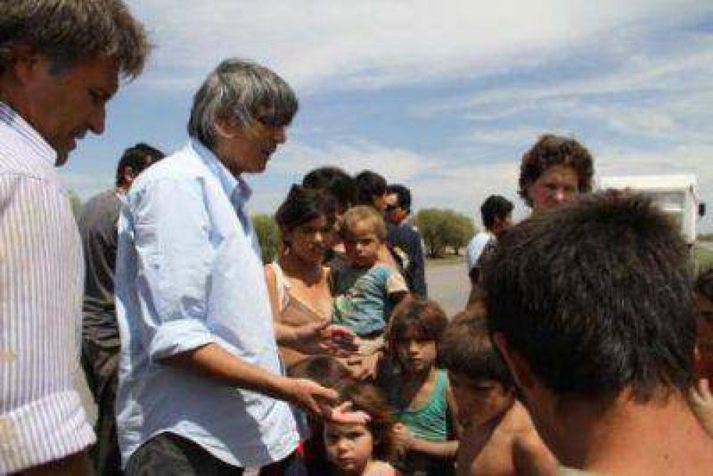 Asisten a evacuados en Media Agua