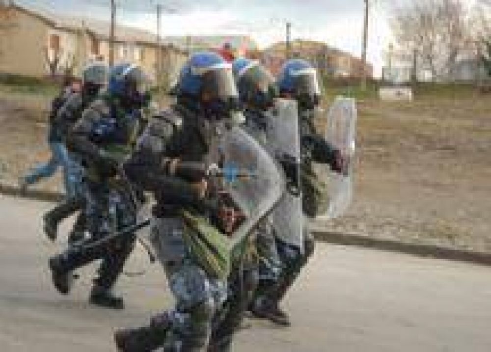 Denuncian apremios ilegales en Or�n contra 16 j�venes y un menor