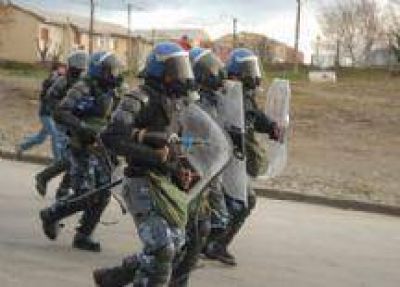 Denuncian apremios ilegales en Or�n contra 16 j�venes y un menor