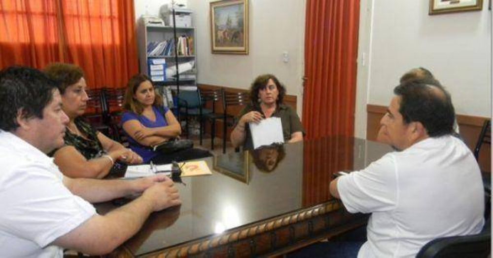 Primera reuni�n del a�o entre el Ministro Flores y el SELaR
