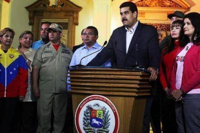 Maduro advierte a empresarios ante el desabastecimiento de alimentos