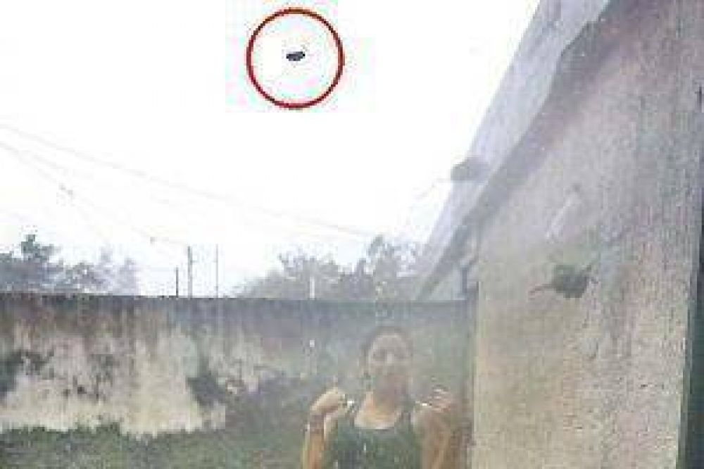 Extra�o objeto se vio en el cielo de Colonia Dora durante los dos tornados