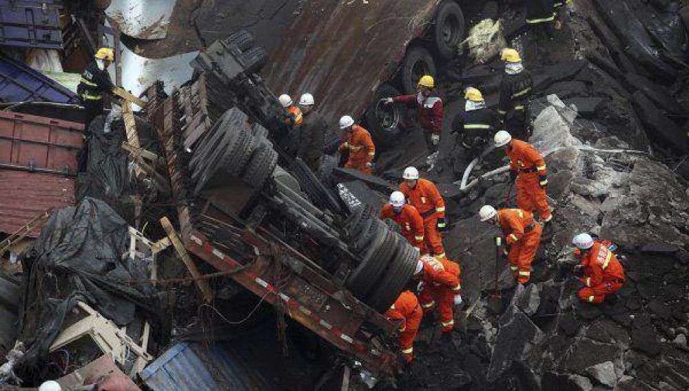 China: 26 muertos al explotar cami�n con pirotecnia