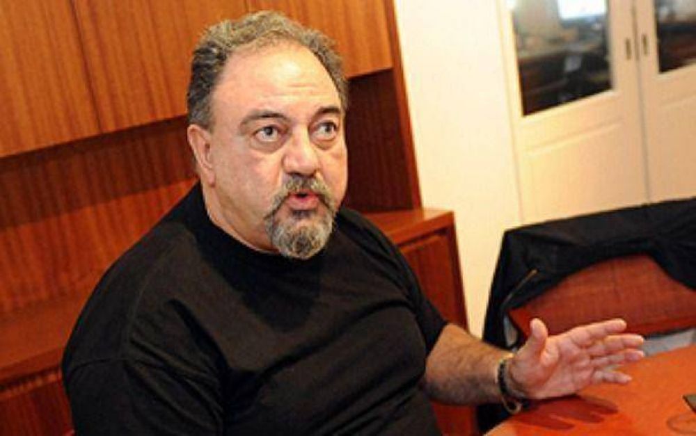 "Telef�nica tiene que realizar inversiones y no darle plata a los Intendentes"