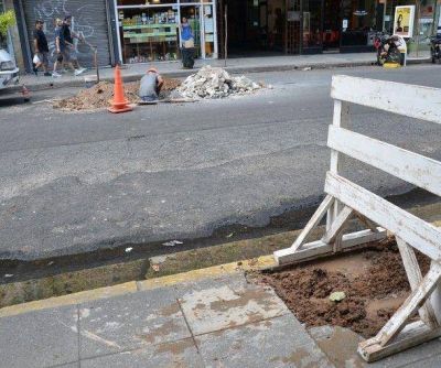 Obras Sanitarias efect�a trabajos de mantenimiento en la zona c�ntrica