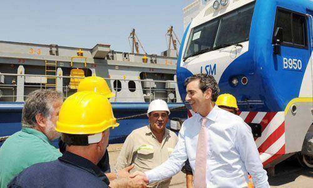 Comenz� a llegar al pa�s nuevo material rodante para el San Mart�n