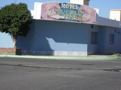 Clausuraron dos hoteles alojamientos