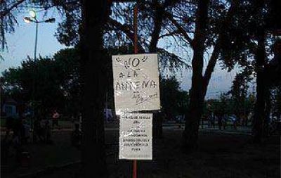 Vecinos logran evitar que se instalen antenas de telefon�a en Temperley