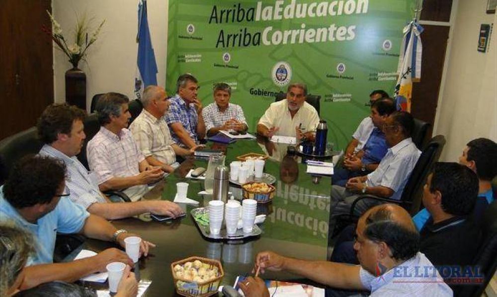 Los gremios docentes alistan agenda contrarreloj ante el inicio de clases