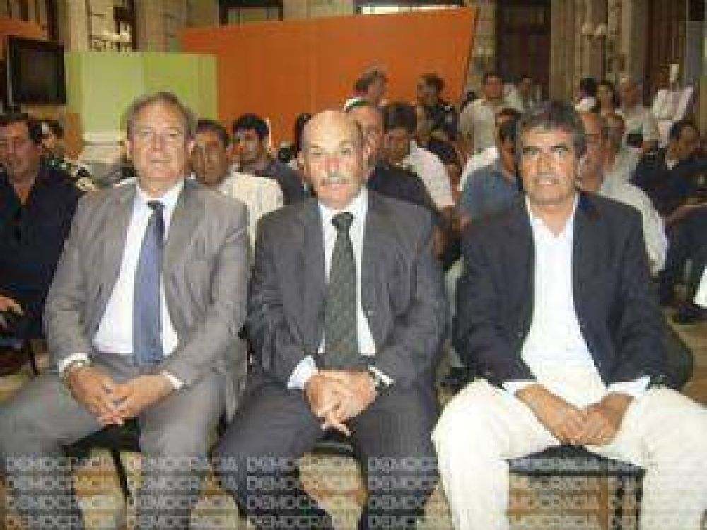 Reuni�n con el jefe zonal de Gendarmer�a