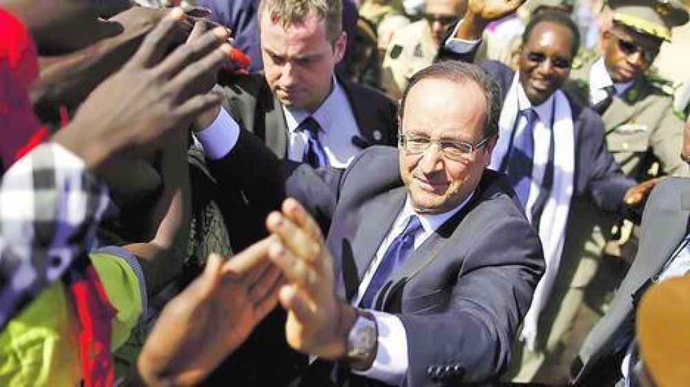 Hollande, vivado en Mali luego de expulsar a los ultraisl�micos