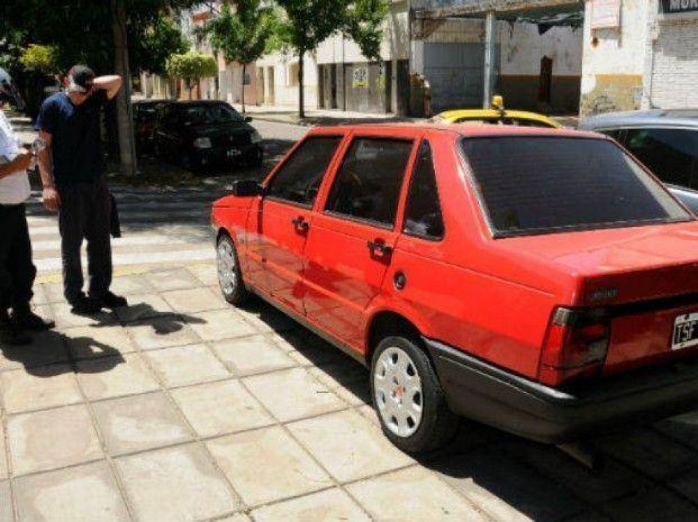 Estacionar en la vereda, una infracci�n cada vez m�s frecuente en Rosario