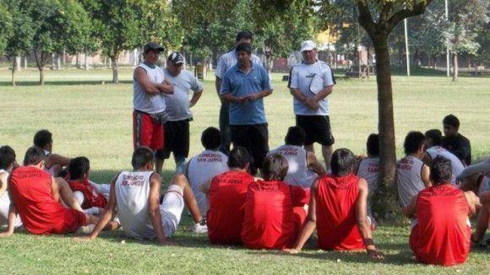 La local�a obliga al �Expreso� a sacar los tres puntos