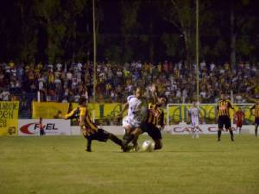 Por Bertoya, Juventud y Santamarina empataron 0 a 0