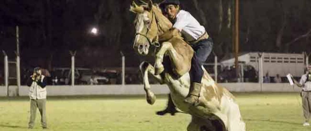 Los Nocheros cerraron el 45� Festival de Doma y Folklore de Intendente Alvear