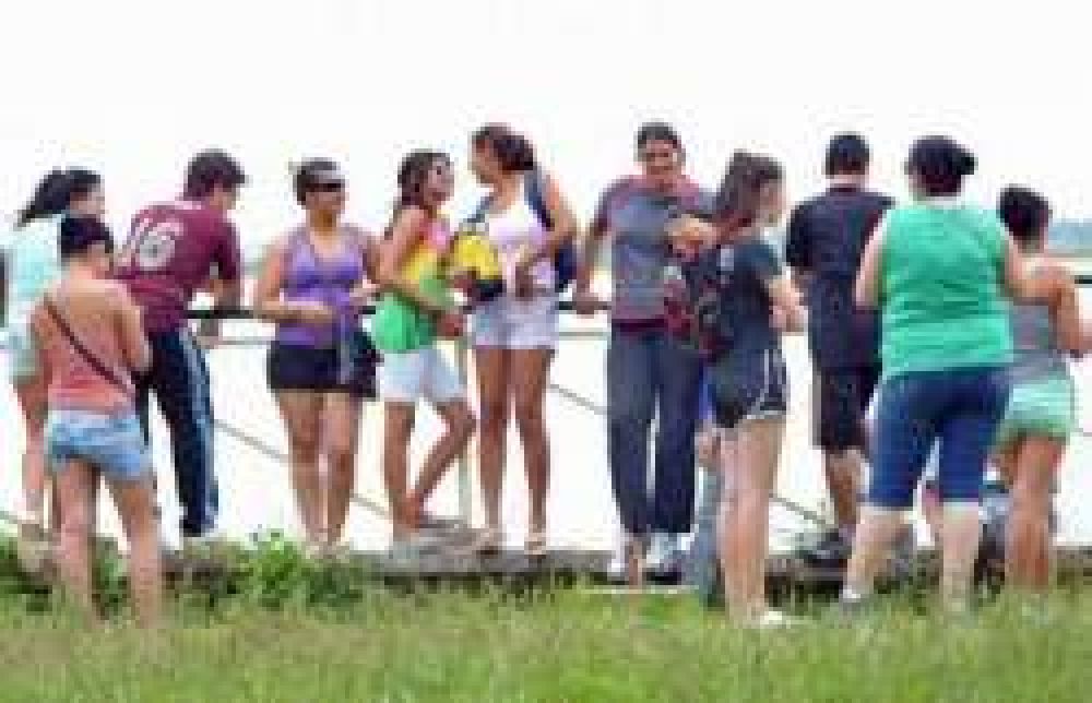 Se inician las jornadas juveniles de verano en la Isla del Cerrito	