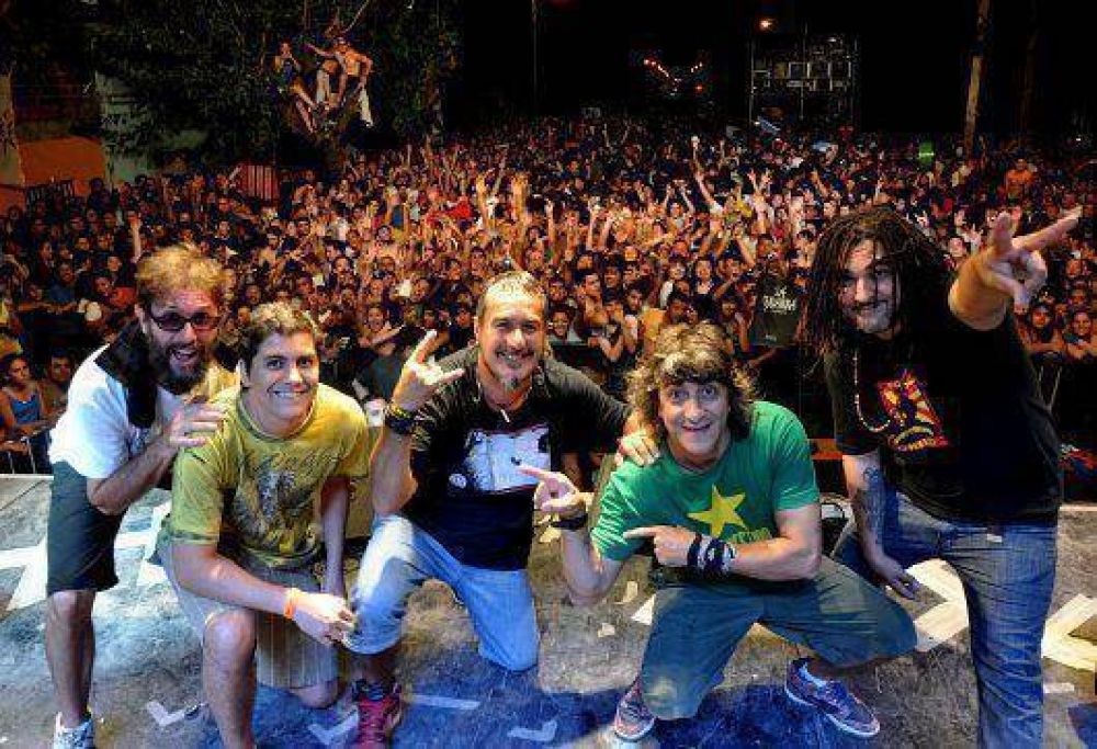Miles de vecinos vibraron junto a Kapanga en San Mart�n
