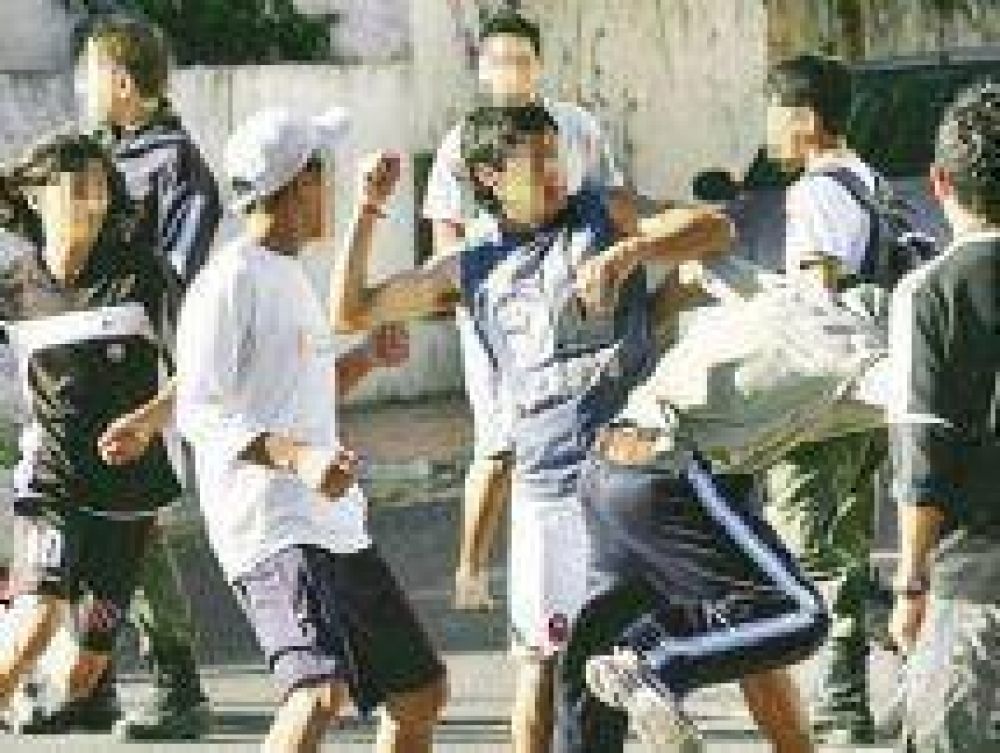 Or�n: Dos "patotas" irrumpieron en una casa y se agredieron dentro de la misma
