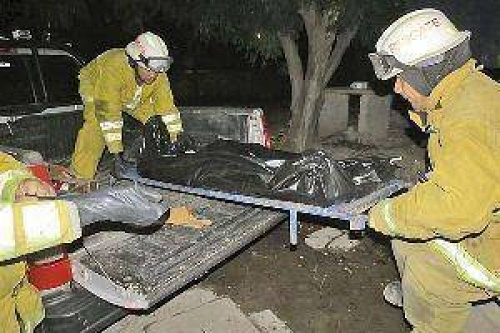 Un chico de 17 a�os pierde la vida en choque frontal entre un auto y una moto