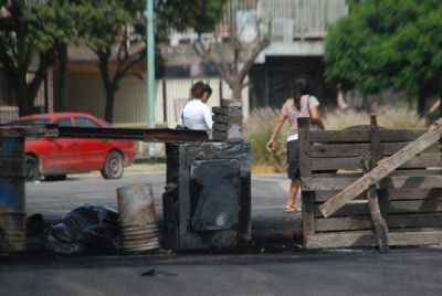 Manifestaciones de vecinos ante reclamo de obras en servicio de cloacas colapsado