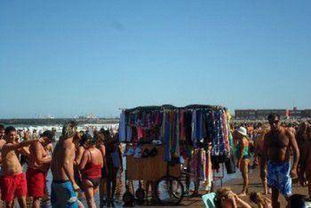 ''Los vendedores'' un cl�sico en las playas de Mar del Plata