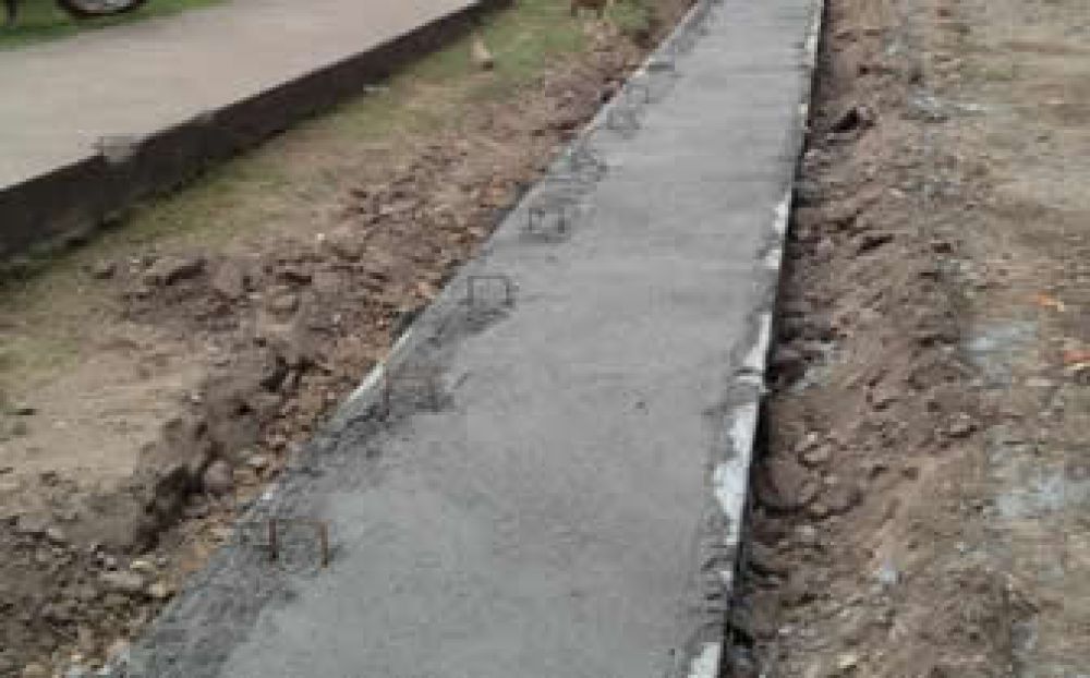 Alperovich visit� obras en el barrio Gr�fico II