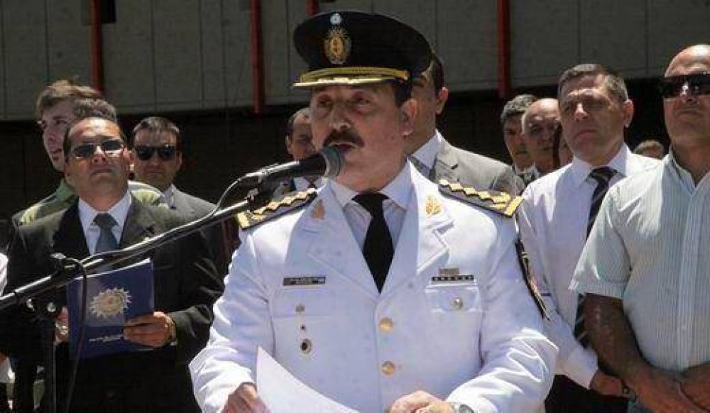 El jefe Fr�as fue acusado por un comisario retirado