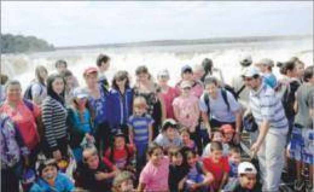 M�s de 30 mil ni�os de escuelas misioneras visitaron las Cataratas en 2012