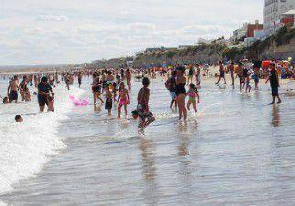 Menos turistas eligieron las playas de Las Grutas en enero 