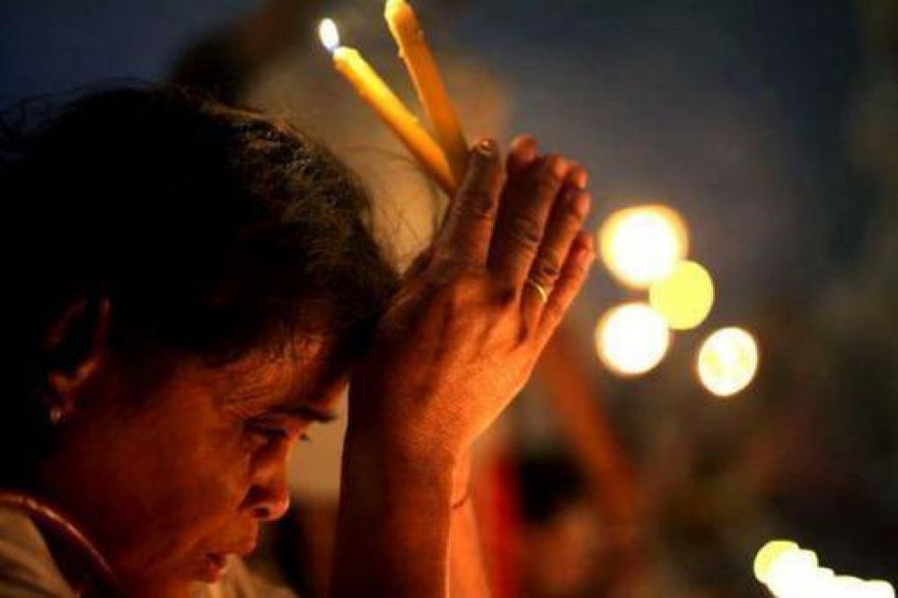 Miles de camboyanos despiden al monarca Norodom Sihanuk