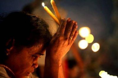 Miles de camboyanos despiden al monarca Norodom Sihanuk