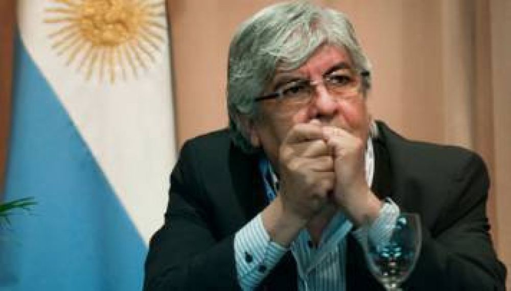 Moyano sobre paritarias: el aumento salarial no puede ser menor al 30%