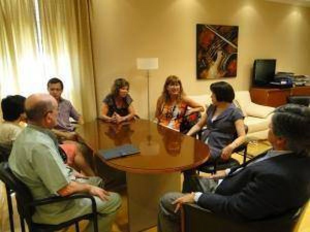 El ministro de Salud se reuni� con Terada y autoridades del Pedi�trico