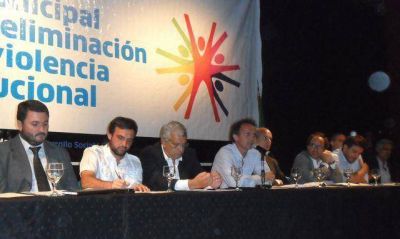 Katopodis y Juli�n Dom�nguez reclamaron �una polic�a anclada en valores democr�ticos�