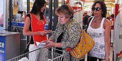 Supermercados acuerdan no subir precios por dos meses