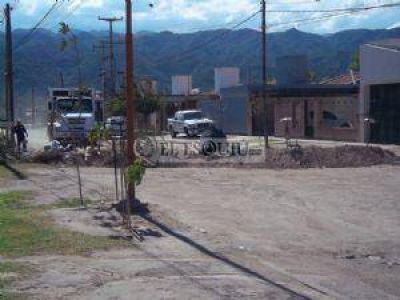 Desde hace tres d�as, vecinos cerraron el tr�nsito de una avenida